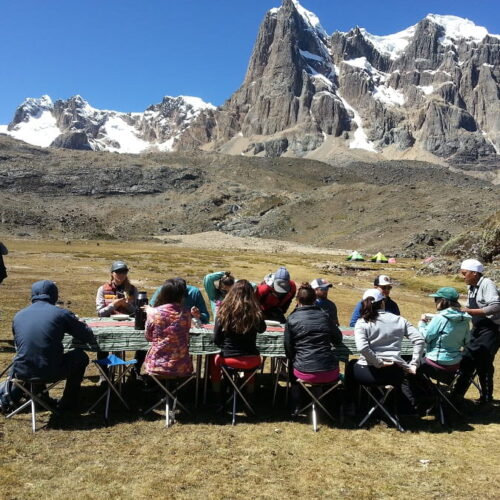 Campamento en Cutatambo cerca del Siulá Grande en Perú