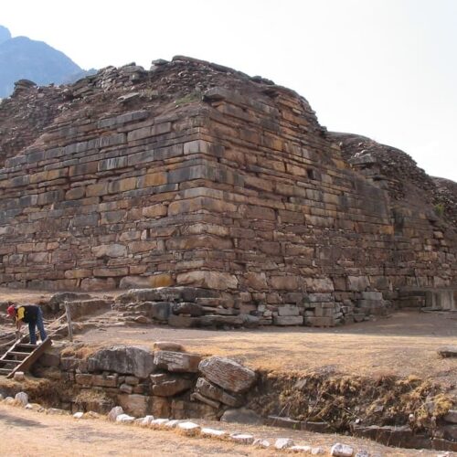 Complejo arqueológico de Chavín de Huántar al final del trekking Olleros Chavín