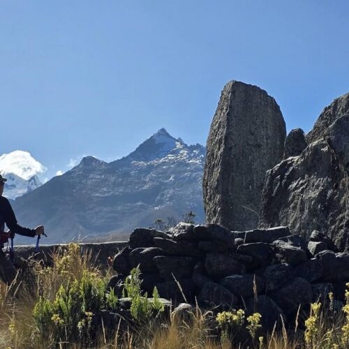 Mirador natural de Dos Wankas con vista de la ciudad de Huaraz