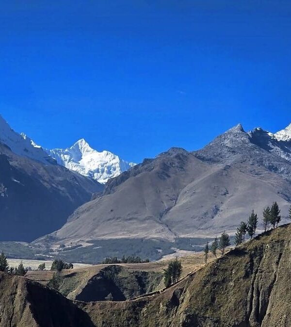 Cordillera Blanca vista desde el punto alto de Dos Wankas