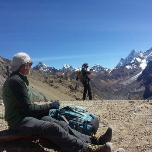 Vista del Yerupajá y Siulá Grande durante el circuito completo Huayhuash