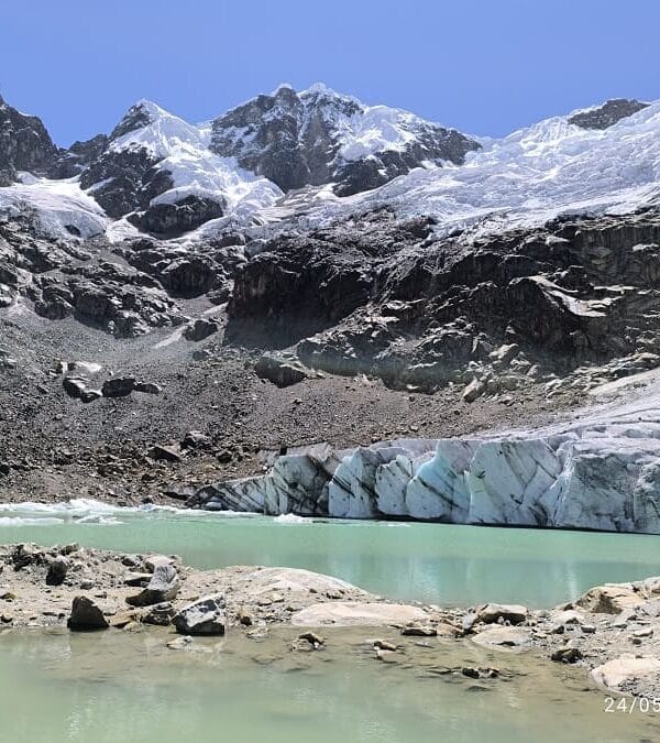 High altitude hiking trail to Laguna Rocotuyoc Cordillera Blanca